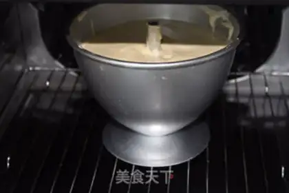 Make Barbie dolls flipping candy cake step 8