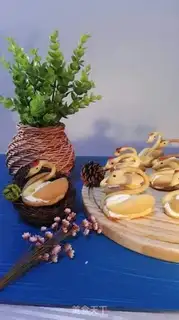Make Beautiful swan puff step 9