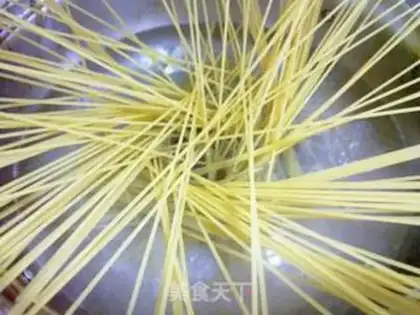 Make Spaghetti beef sauce step 1