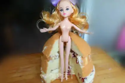 Make Barbie dolls flipping candy cake step 13
