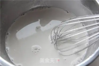 Make Coconut horse hoof cake step 2
