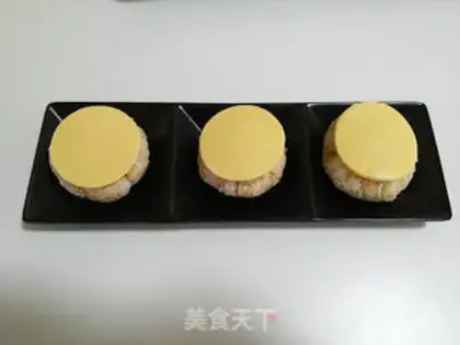 Make Curry salmon sushi step 13