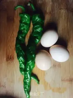 Make Pyramid eggs step 0