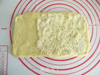 Make Tore the toast with curly hands step 4