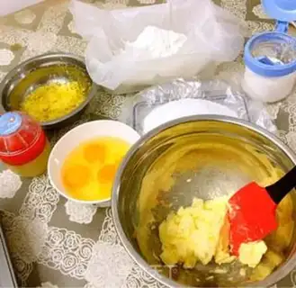 Make Lemon pound cake step 1