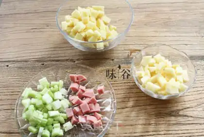 Make Shilling potato salad step 1