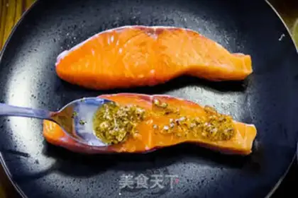 Make Roller Grinded salmon step 6
