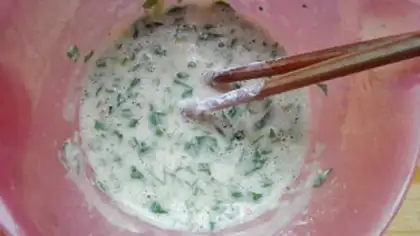 Make Spinach egg pancakes step 1