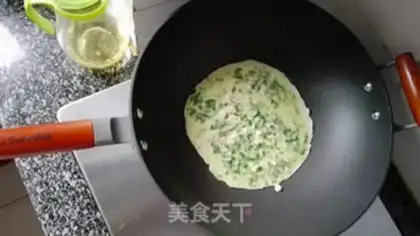 Make Spinach egg pancakes step 2