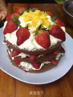 Make Strawberry naked cake step 5