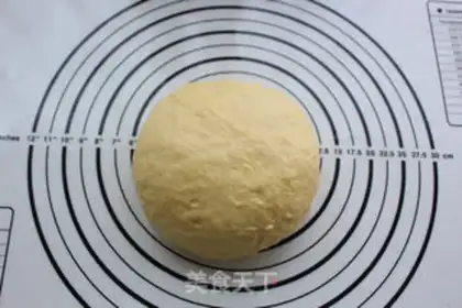 Make Onion cheese hand tore bread step 4