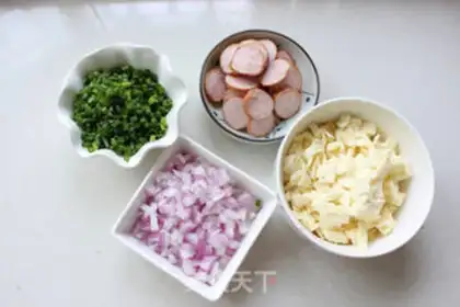 Make Onion cheese hand tore bread step 5