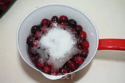 Make Cranberry jam step 1