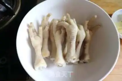 Make Chicken claws in the private room step 2