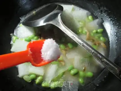 Make Squeeze the cabbage and cook the melon step 6