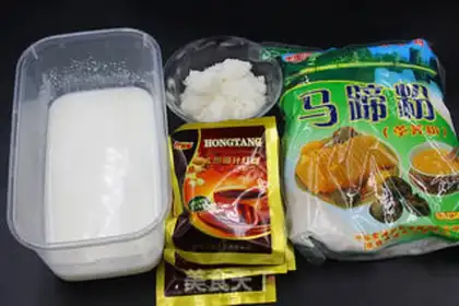 Make Coconut red sugar horse hoof cake step 0