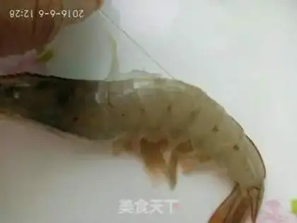 Make Spicy shrimp step 1