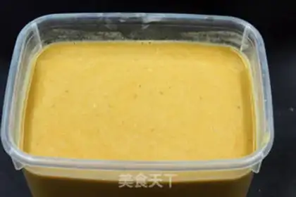 Make Coconut red sugar horse hoof cake step 5