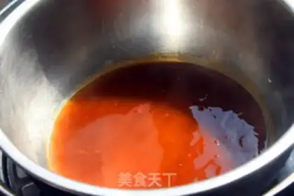 Make Coconut red sugar horse hoof cake step 8