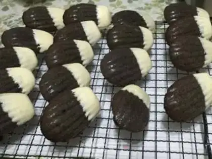 Make Chocolate Madeleine step 12