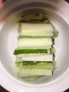 Make Tastes cucumber step 1