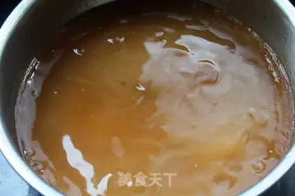 Make Coconut red sugar horse hoof cake step 10
