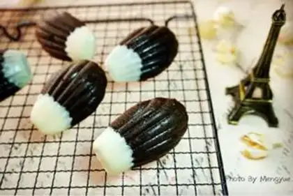 Make Chocolate Madeleine step 13