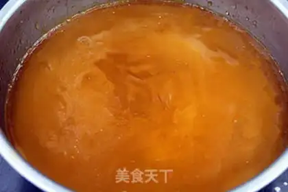 Make Coconut red sugar horse hoof cake step 11