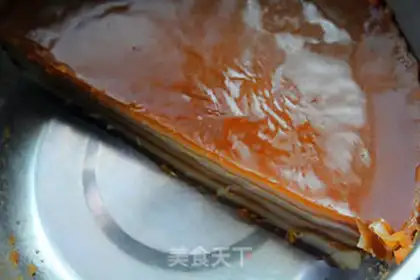 Make Coconut red sugar horse hoof cake step 12