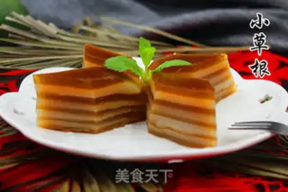 Make Coconut red sugar horse hoof cake step 15