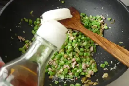 Make Squeeze the meat and make the beans step 6