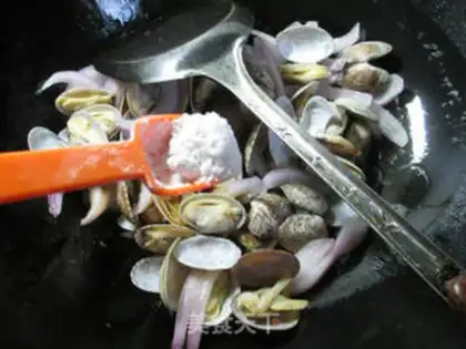 Make Onion-cracking clams step 6
