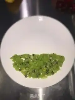 Make The fruit platter, the green tree step 1