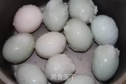 Make White wine makes duck eggs step 5