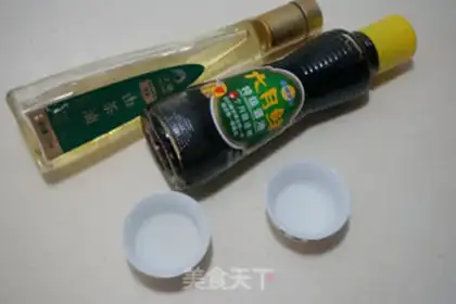 Make Onion sauce noodles step 1