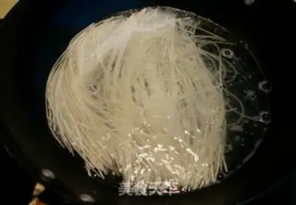 Make Onion sauce noodles step 2