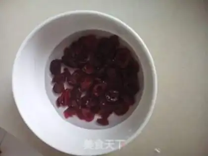 Make Cranberry ice cream step 1