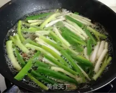 Make Onion noodles step 5