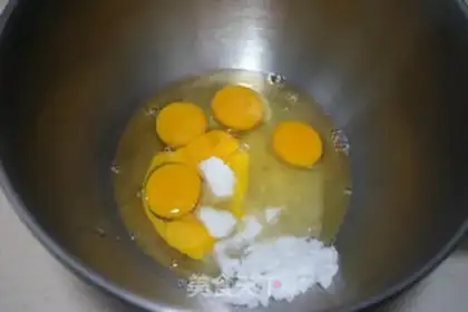 Make SpongeBob cake step 1