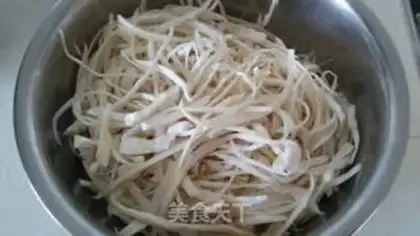 Make The dryer tore the apricot mushrooms step 0
