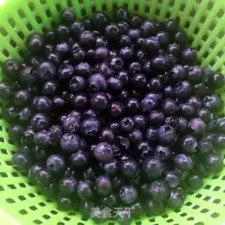 Make Homemade blueberry jam step 0