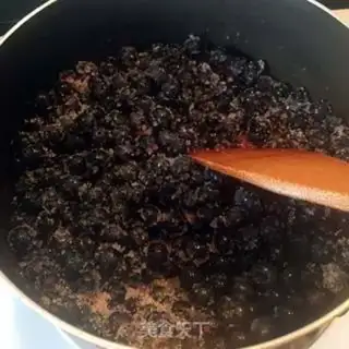 Make Homemade blueberry jam step 2
