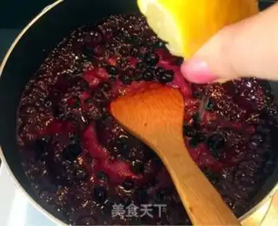 Make Homemade blueberry jam step 4