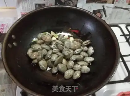 Make Spicy flowers and fried rice cakes step 4