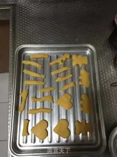 Make Easy-to-hand toothbrush cookies step 5