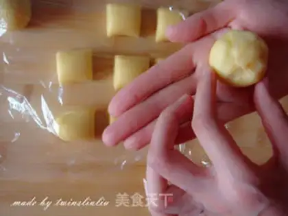 Make Penguin snacks step 9