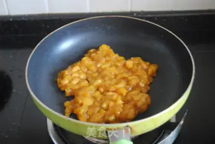 Make Mini pineapple pie step 6