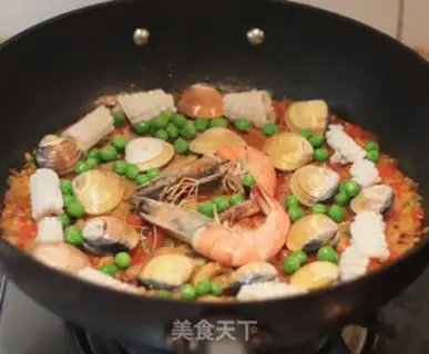 Make Spanish seafood step 14