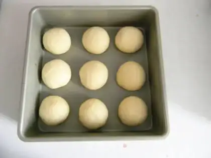 Make A soft cream bun step 2