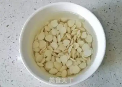 Make Almond spinach step 1